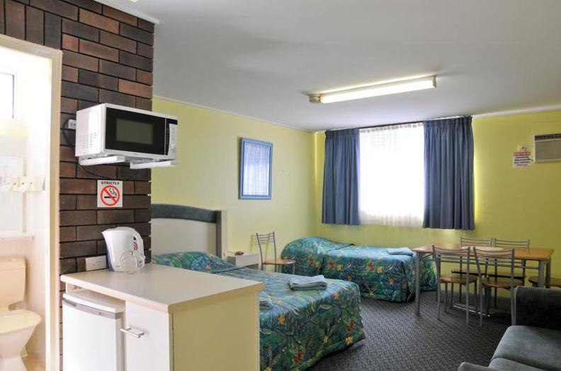 Cbd Motor Inn Coffs Harbour Room photo