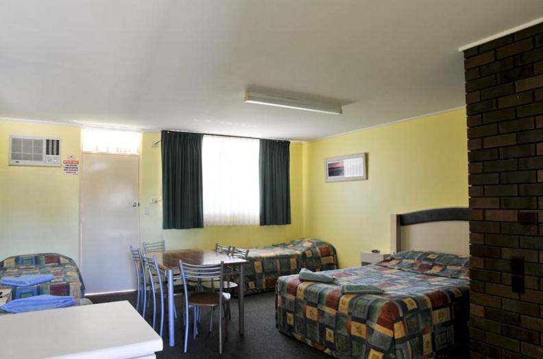 Cbd Motor Inn Coffs Harbour Room photo