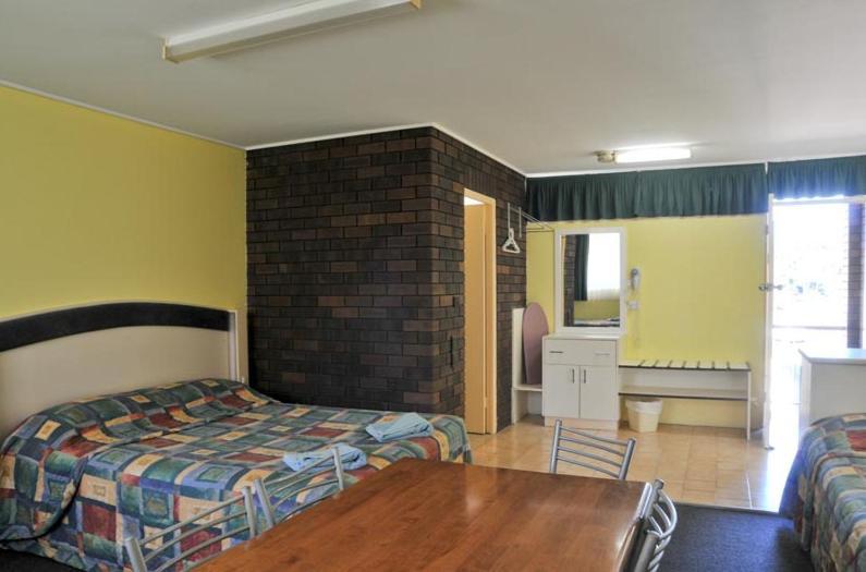 Cbd Motor Inn Coffs Harbour Room photo